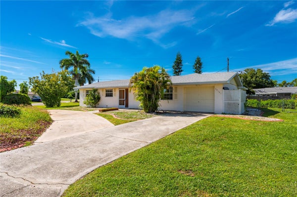 22191 NEW ROCHELLE AVE, PORT CHARLOTTE, FL 33952 - Image 9e12fda5bca7ecb523ec41601c345d2a/1196905500