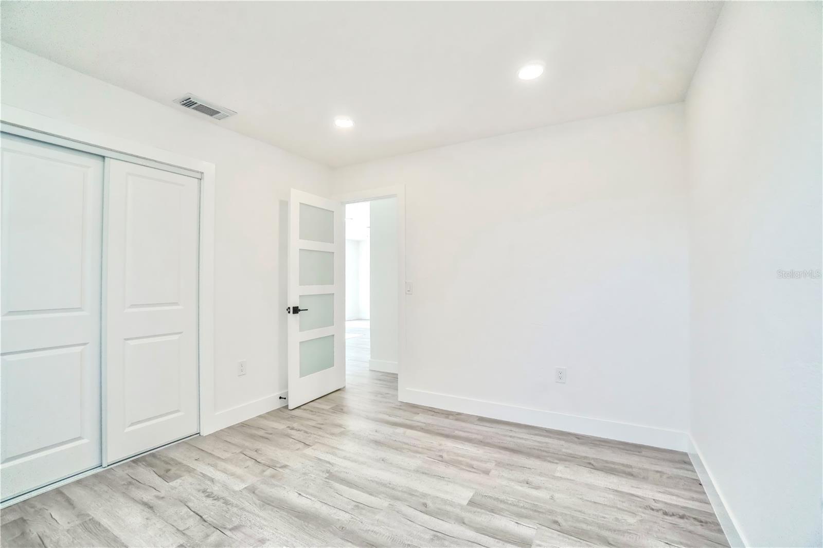 SOUTH VENICE - Residential