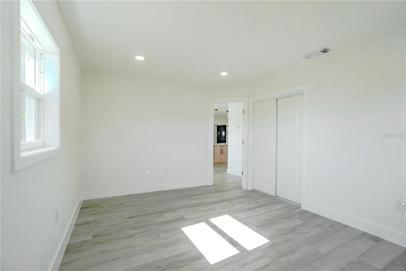 SOUTH VENICE - Residential