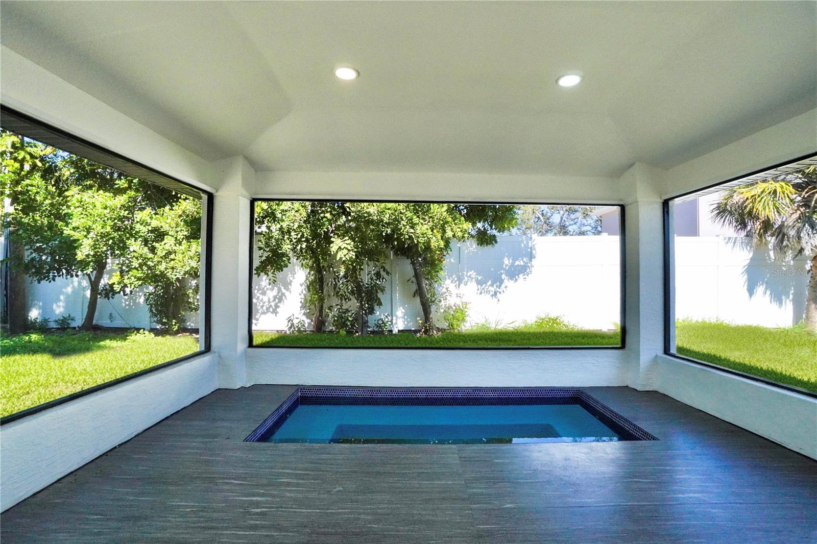 SOUTH VENICE - Residential