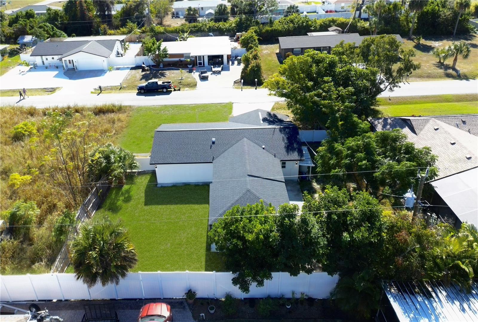 SOUTH VENICE - Residential