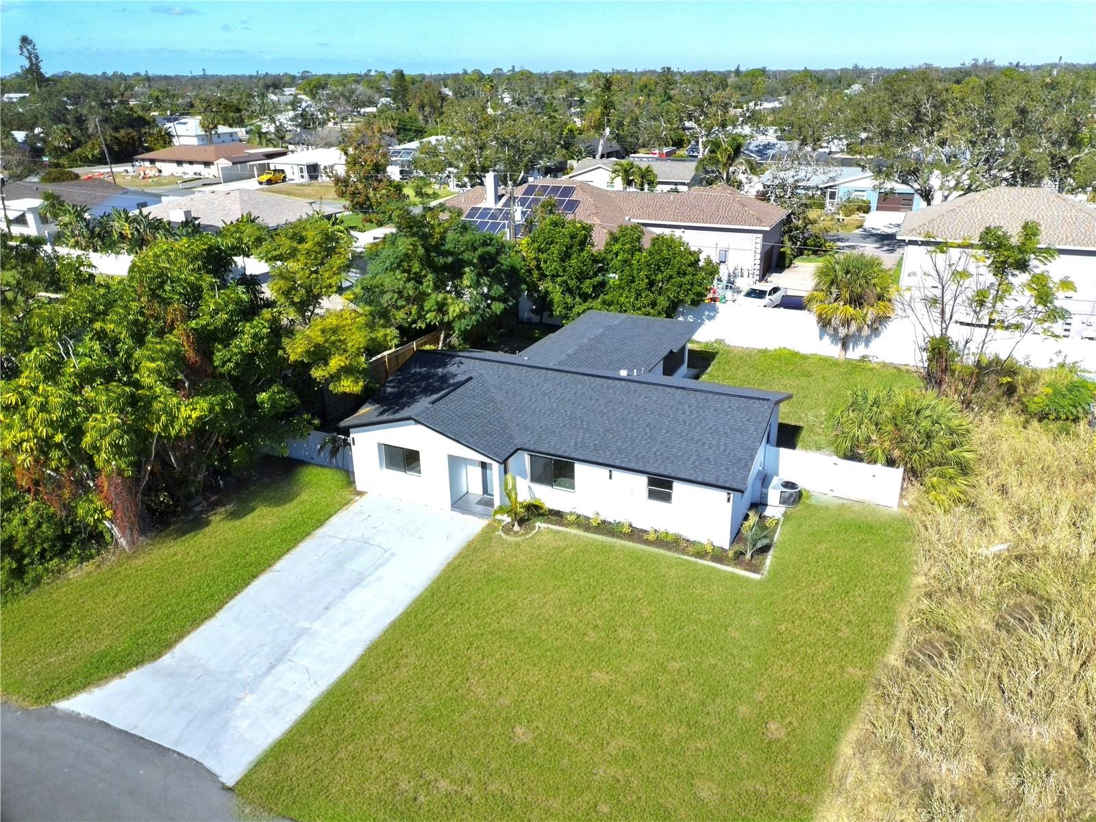 SOUTH VENICE - Residential