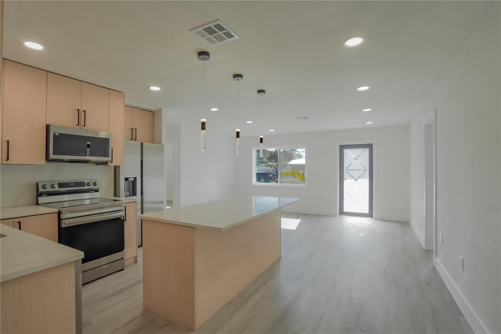 SOUTH VENICE - Residential