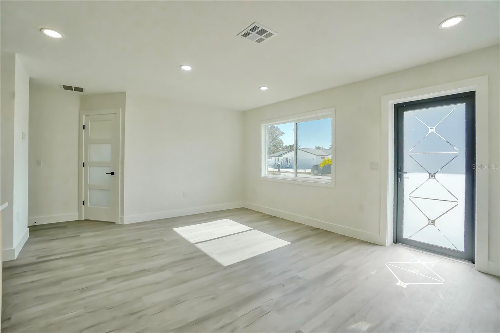 SOUTH VENICE - Residential