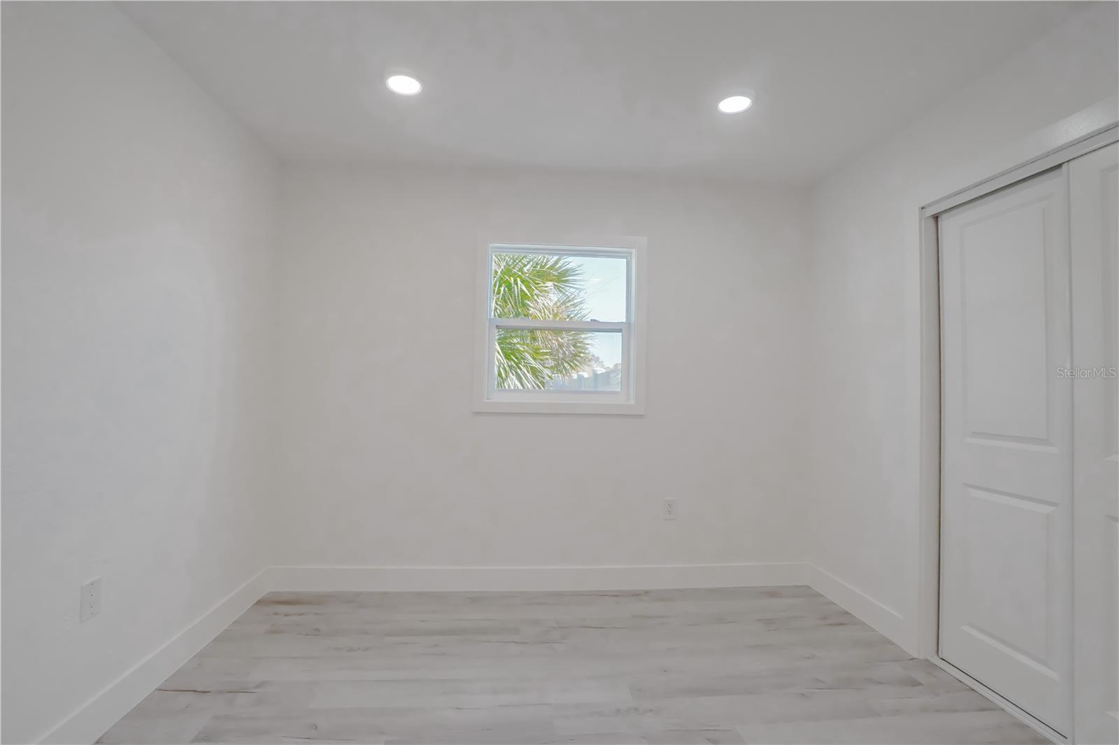 SOUTH VENICE - Residential