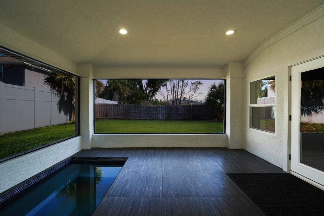 SOUTH VENICE - Residential