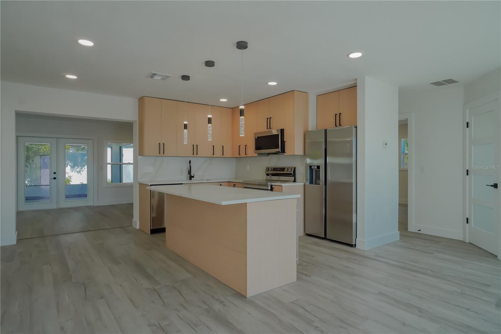 SOUTH VENICE - Residential