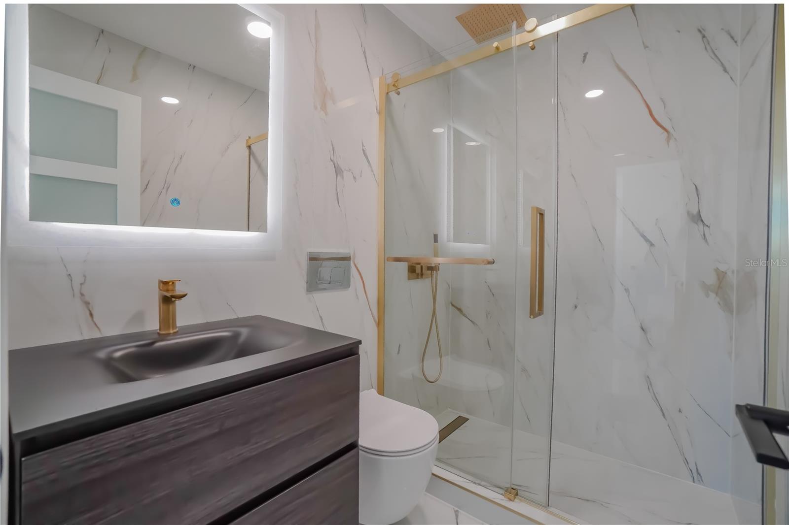 SOUTH VENICE - Residential