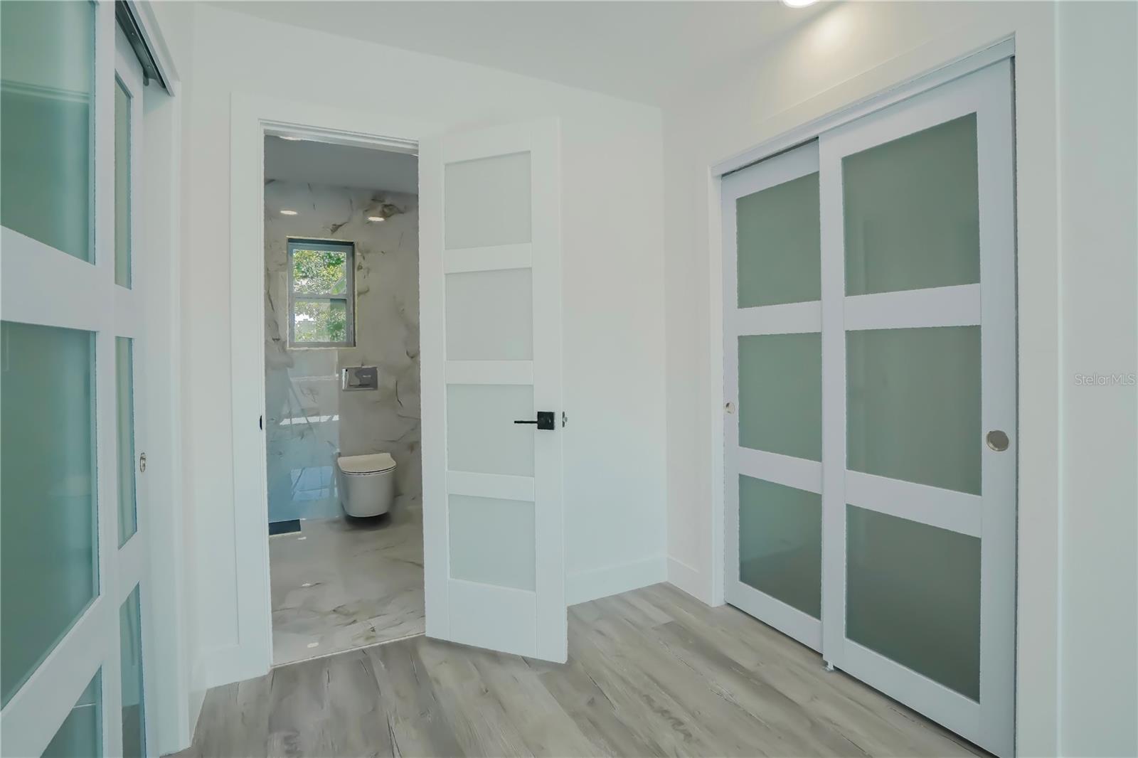 SOUTH VENICE - Residential