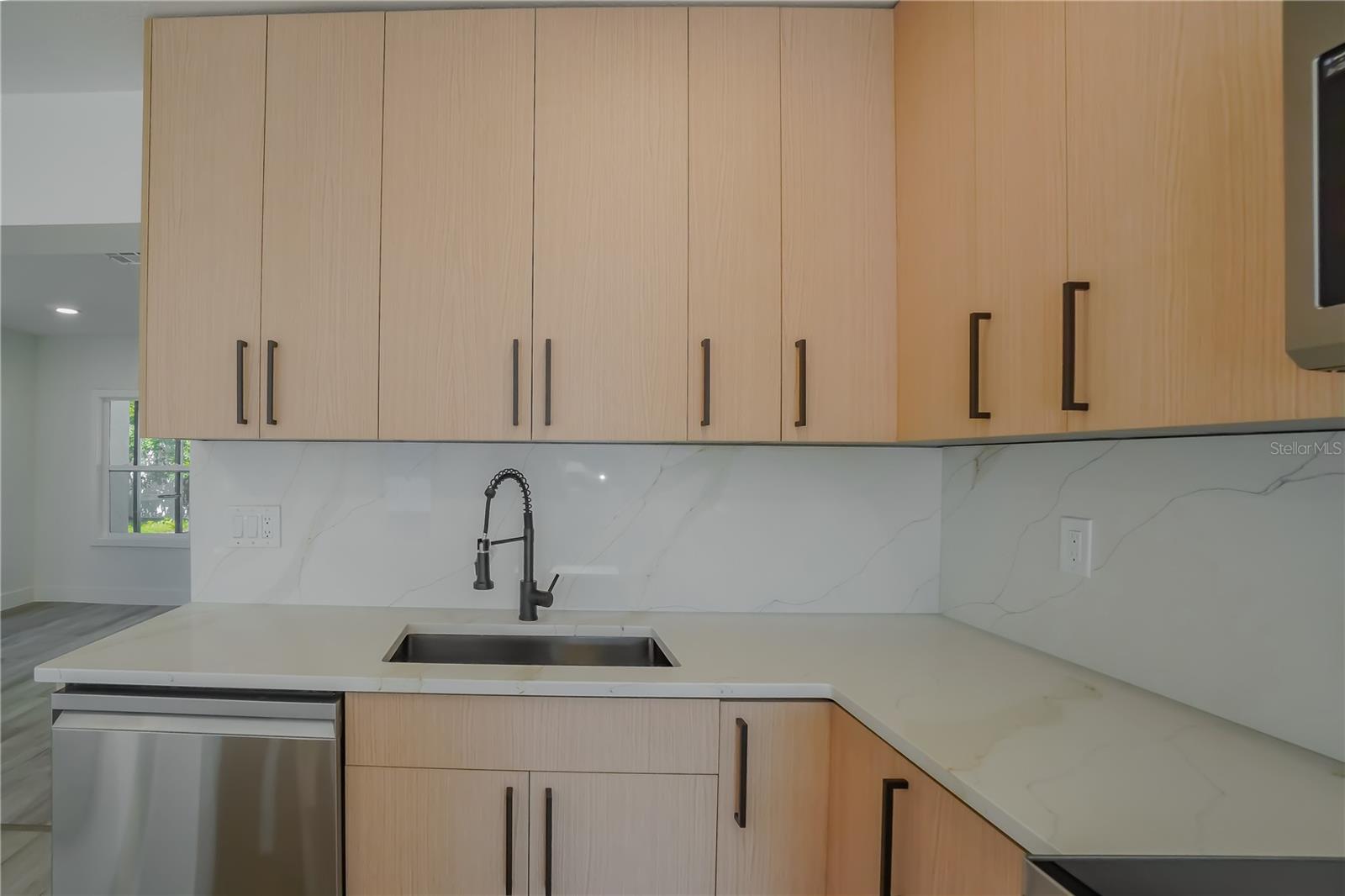 SOUTH VENICE - Residential