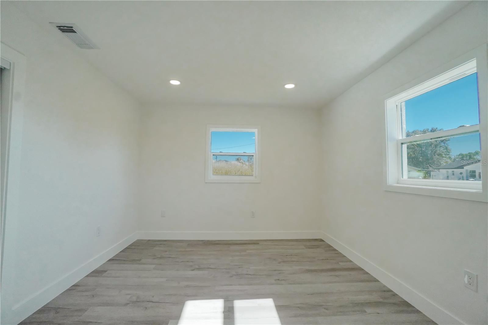 SOUTH VENICE - Residential