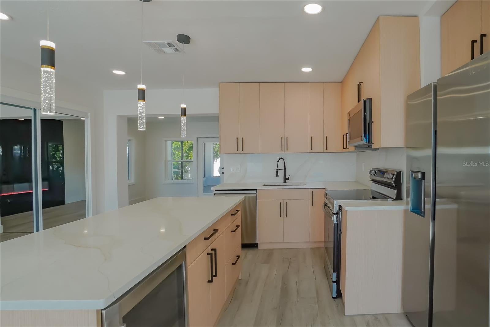 SOUTH VENICE - Residential