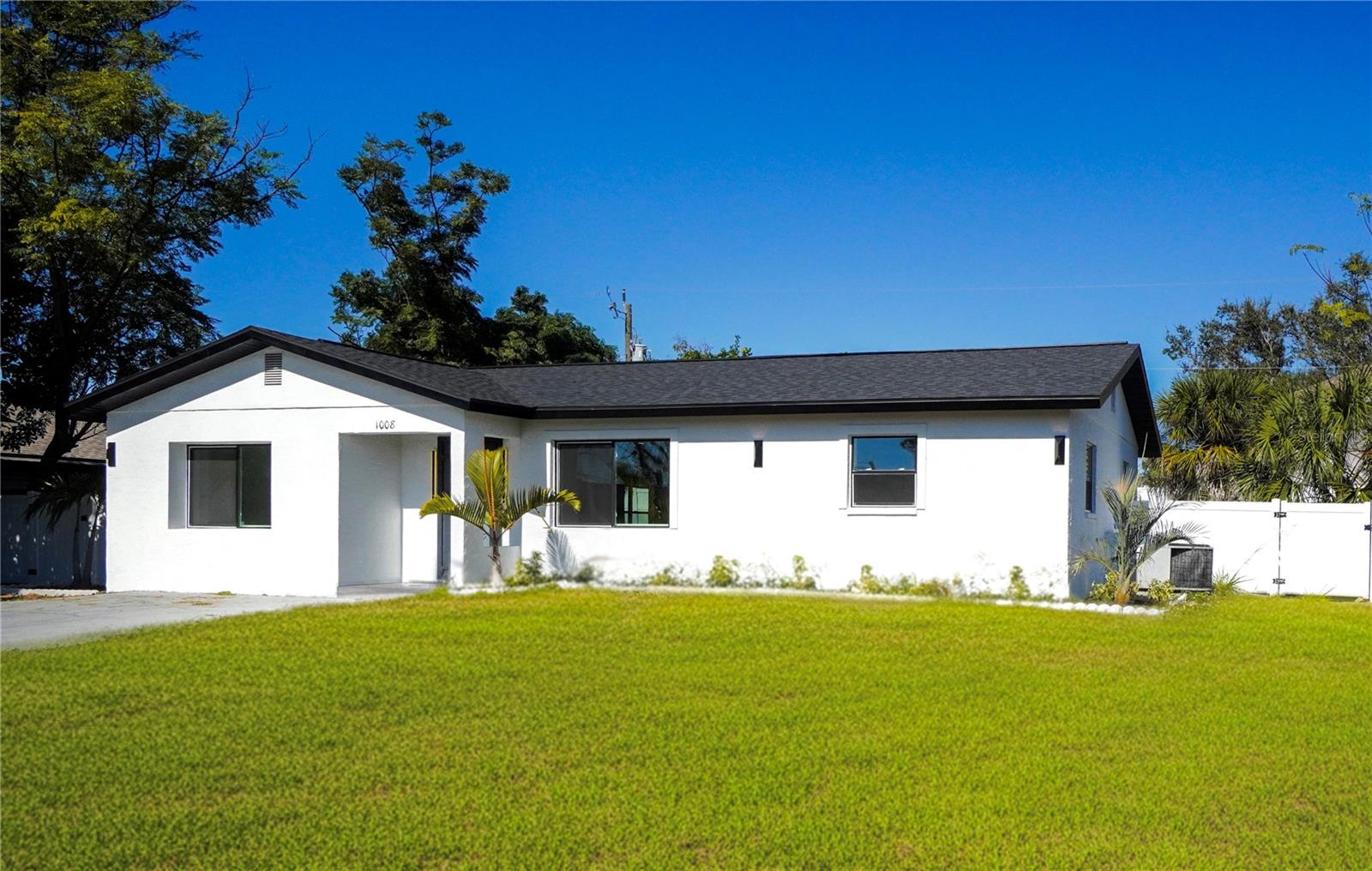 SOUTH VENICE - Residential