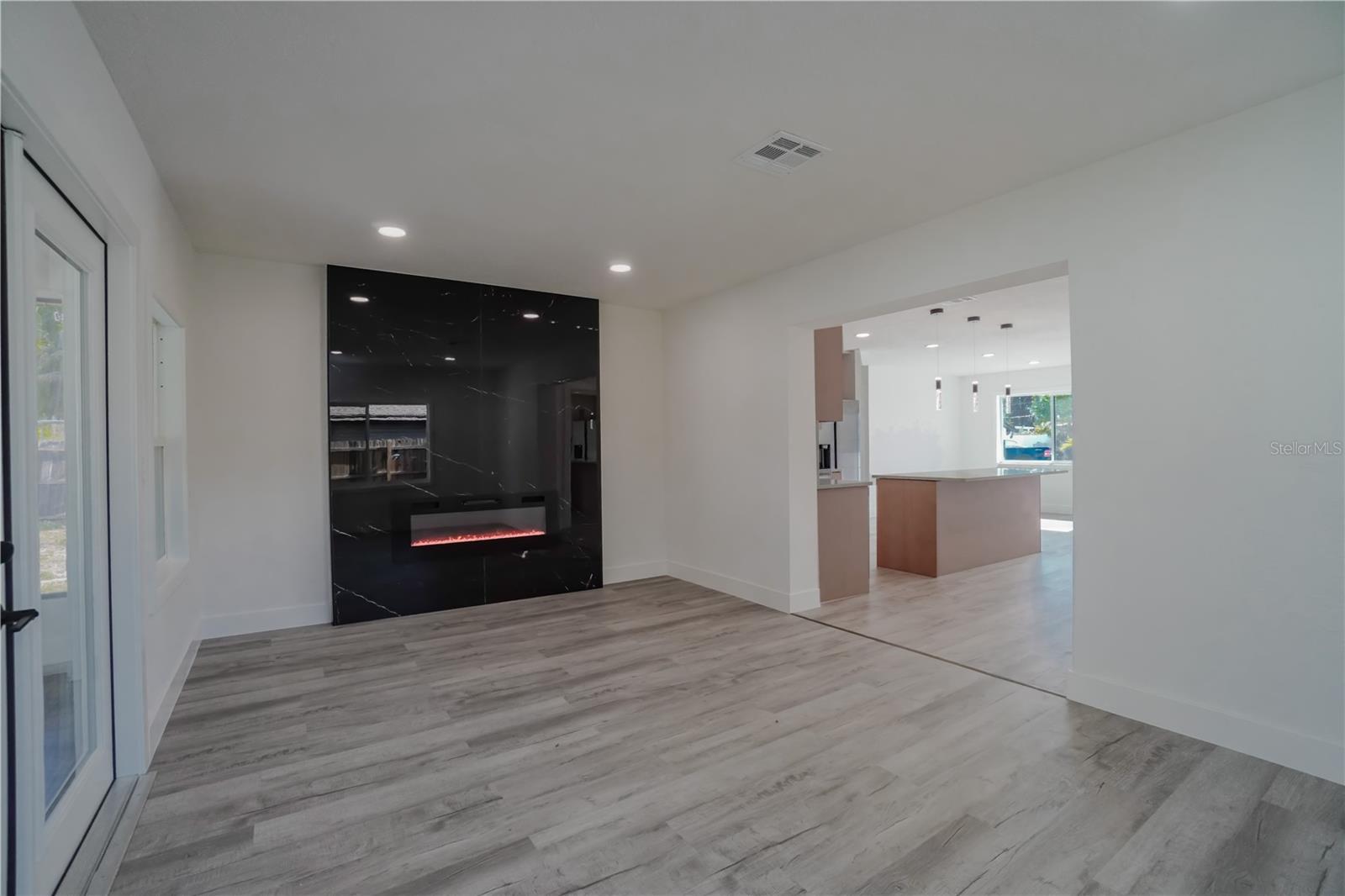 SOUTH VENICE - Residential