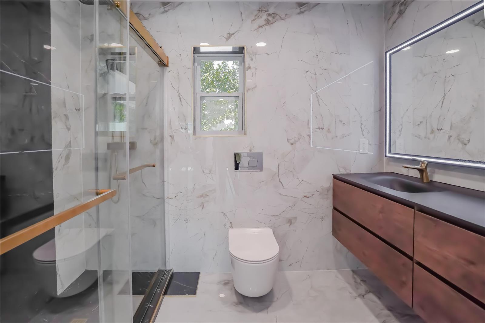 SOUTH VENICE - Residential