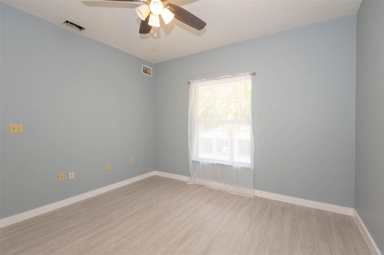 CEDAR POINT CONDO - Residential Lease
