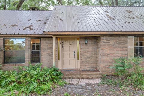 A home in HAWTHORNE