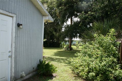 A home in DELAND