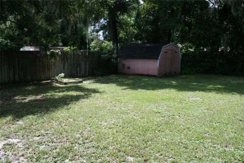 A home in DELAND