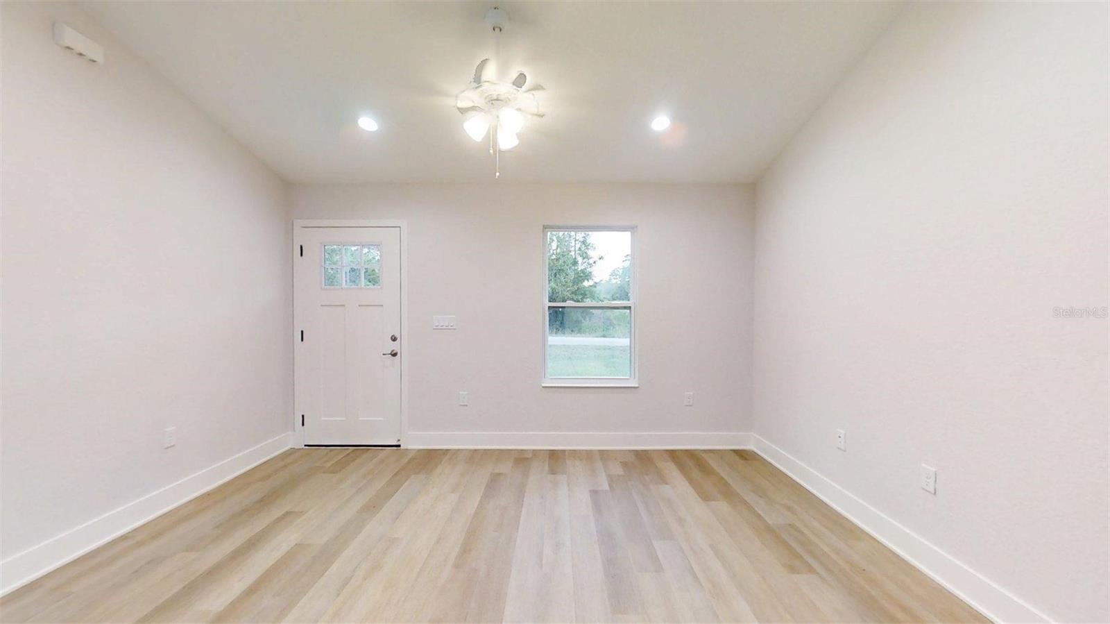 RAINBOW LAKES ESTATES - Residential