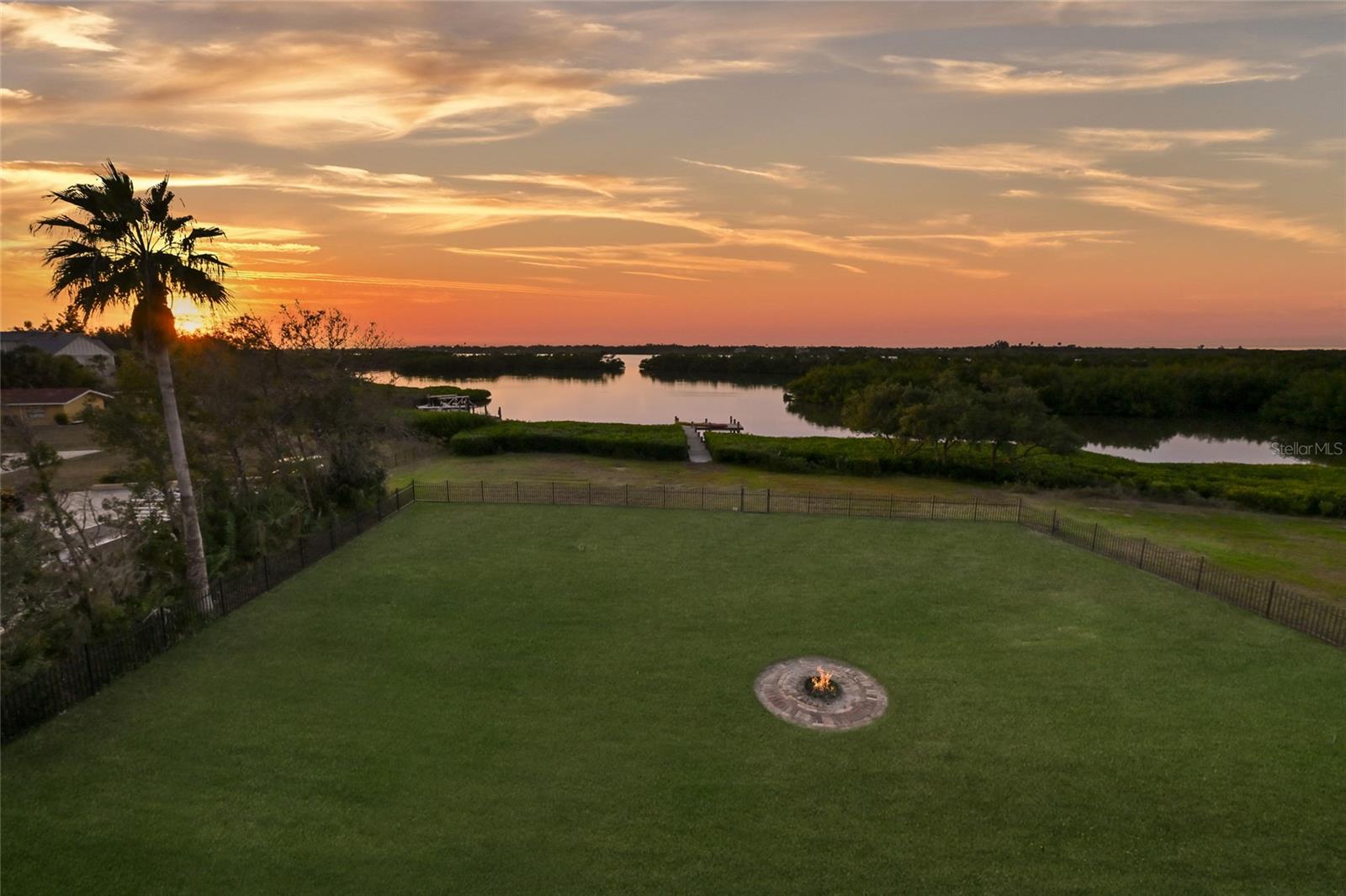 NO-SEE-UM ACRES - Residential