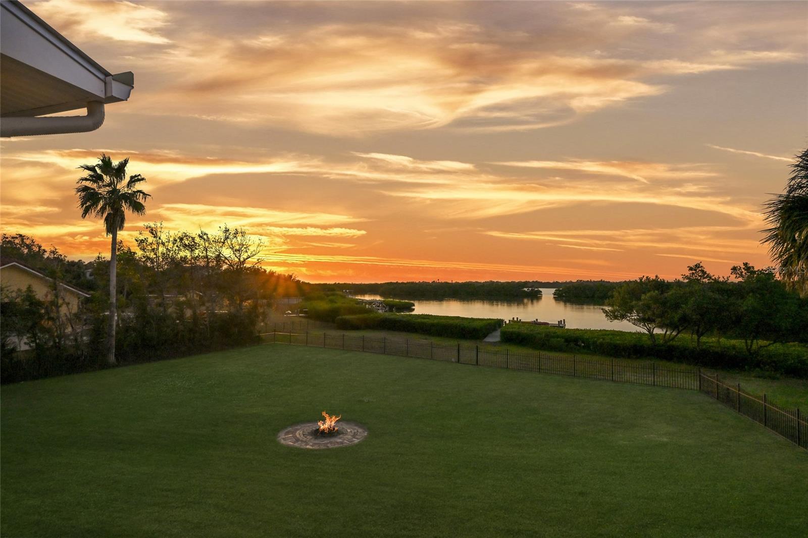 NO-SEE-UM ACRES - Residential