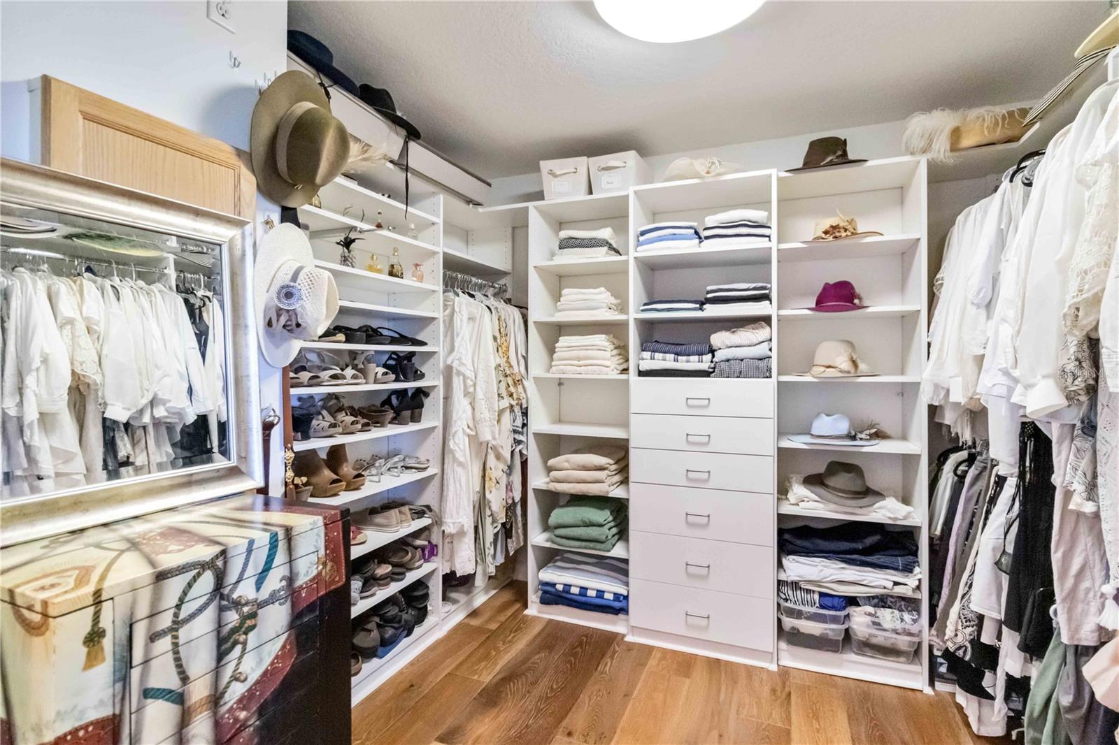 NO-SEE-UM ACRES - Residential