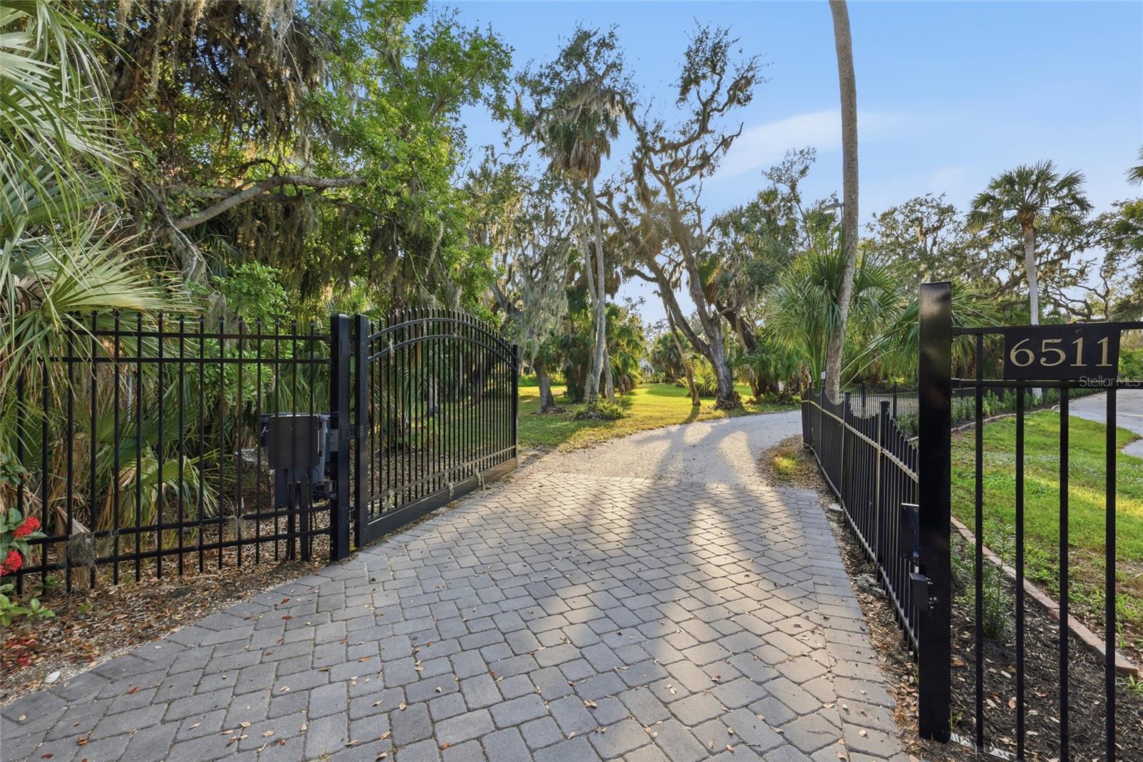 NO-SEE-UM ACRES - Residential