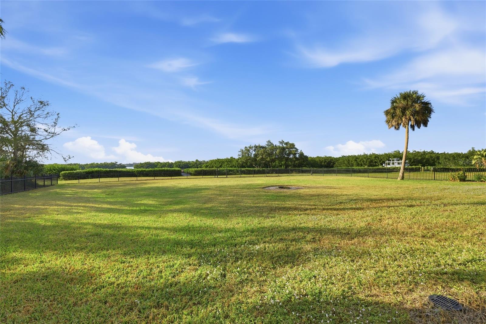 NO-SEE-UM ACRES - Residential