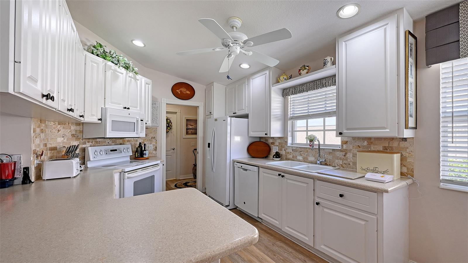 VILLAGEWALK - Residential