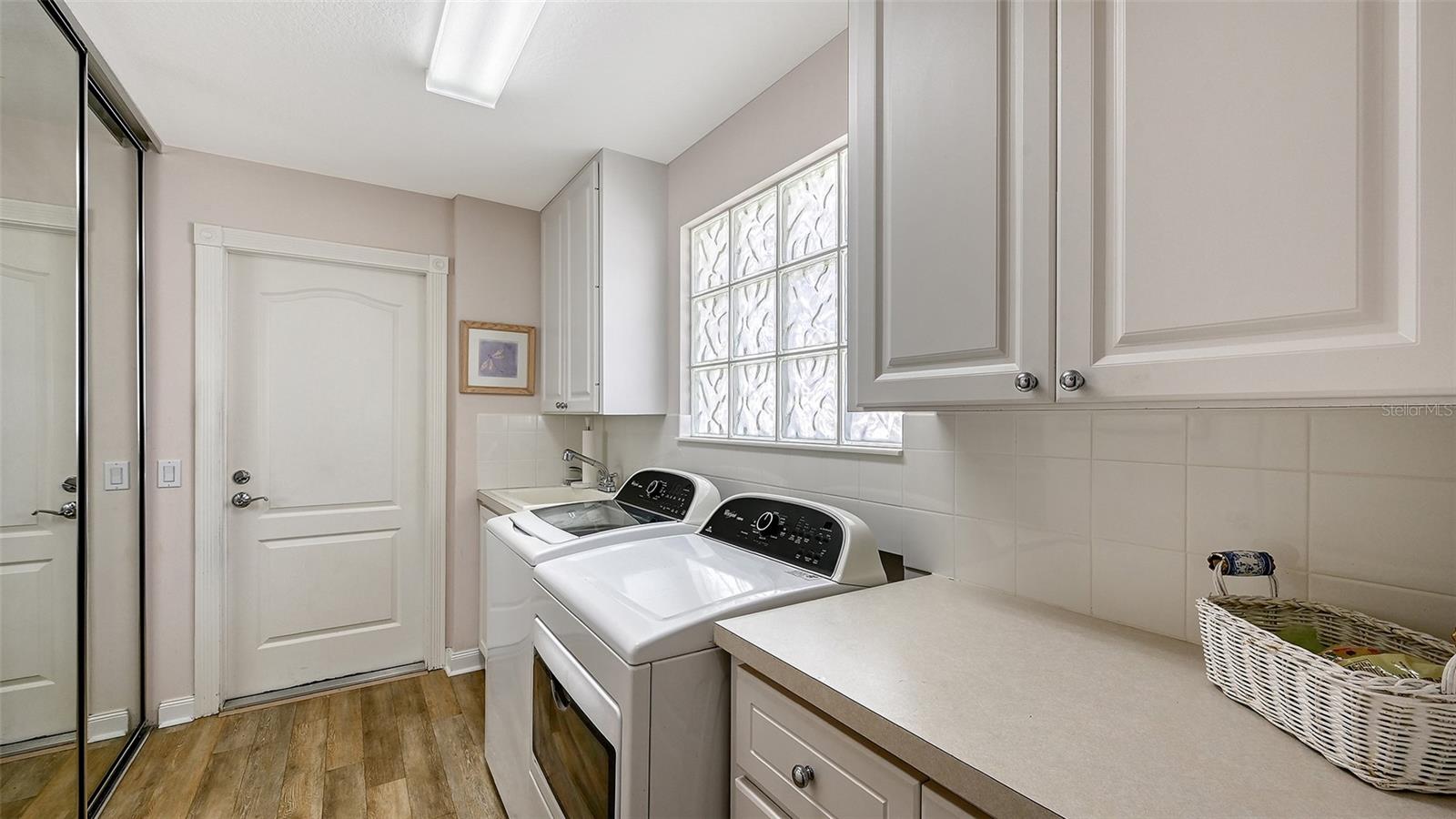 VILLAGEWALK - Residential