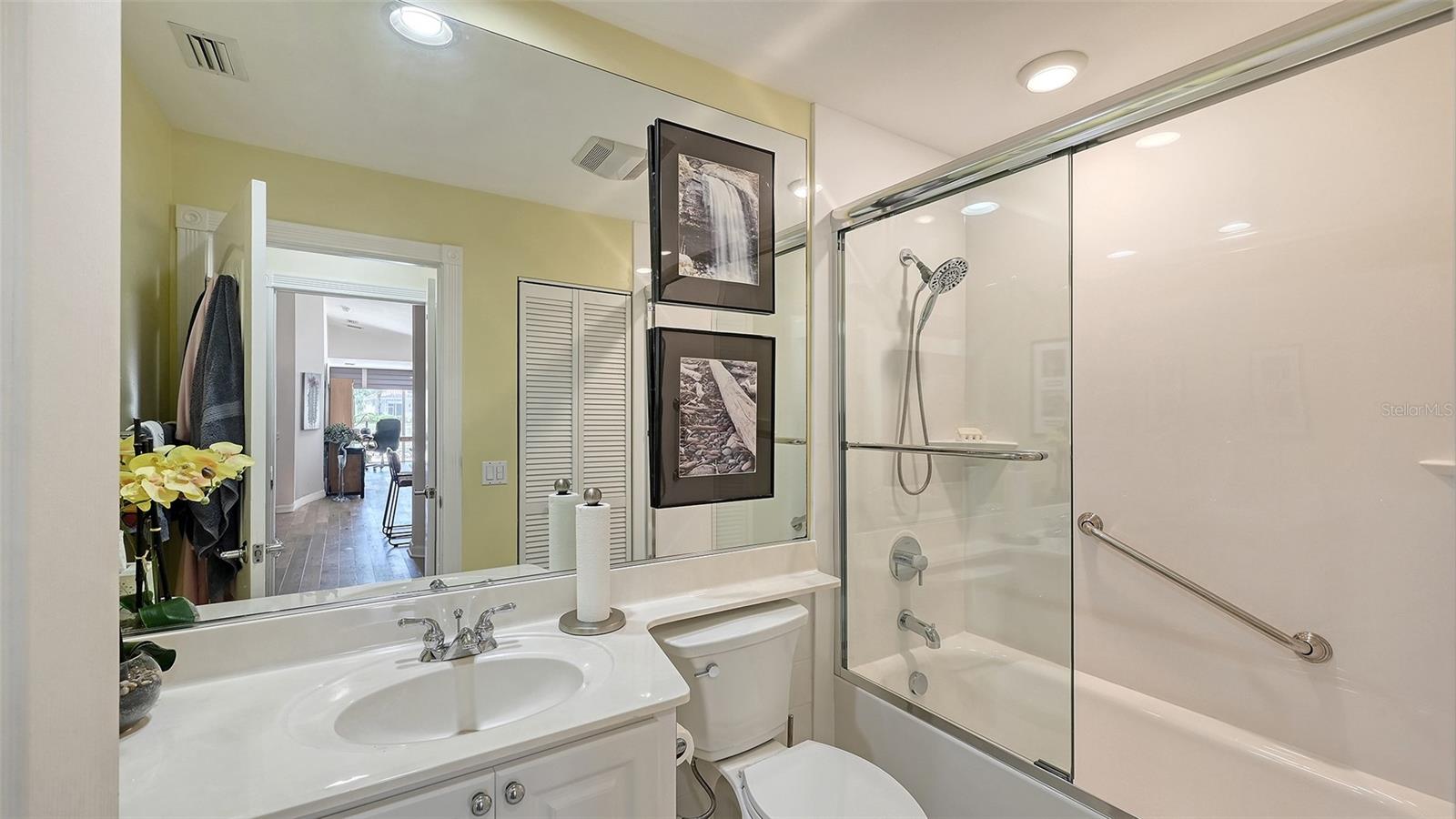 VILLAGEWALK - Residential