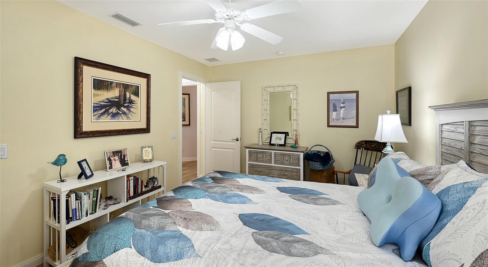 VILLAGEWALK - Residential