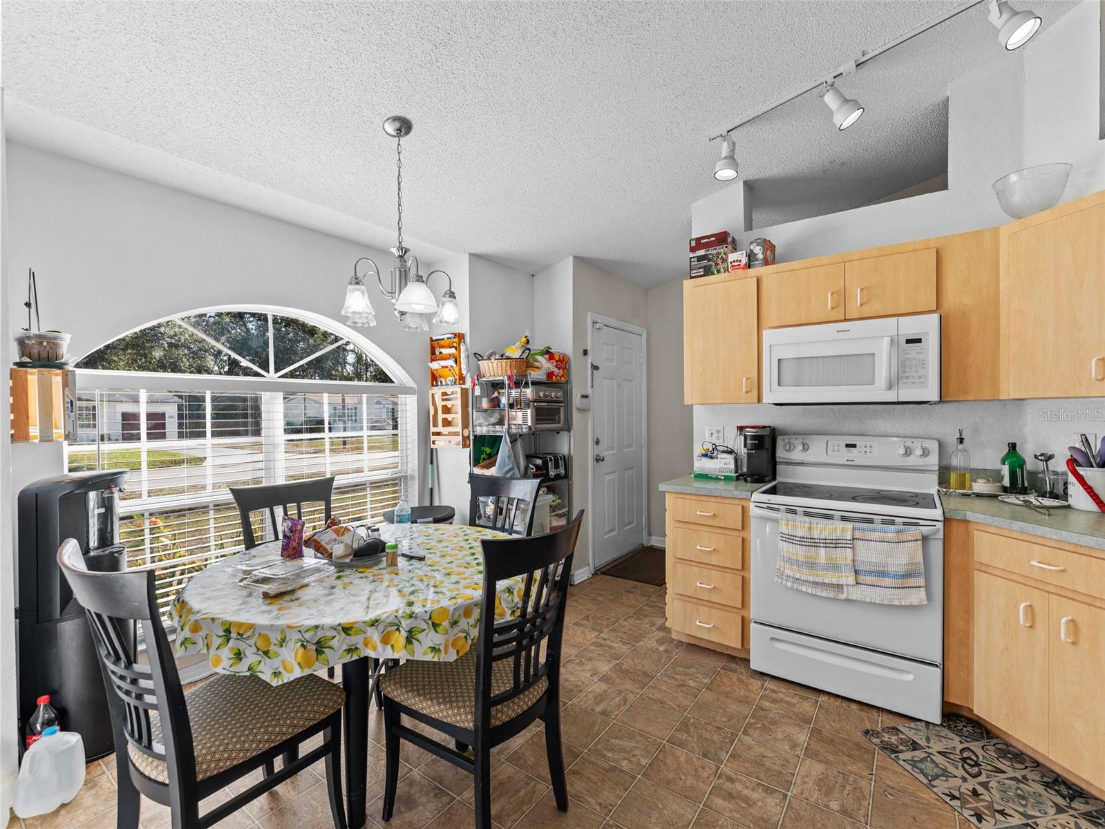 OAK HAMMOCK ESTATES - Residential