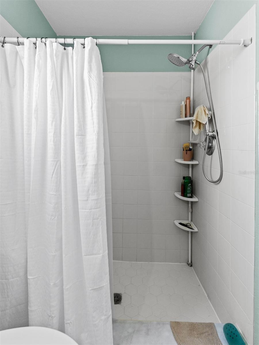 OAK HAMMOCK ESTATES - Residential