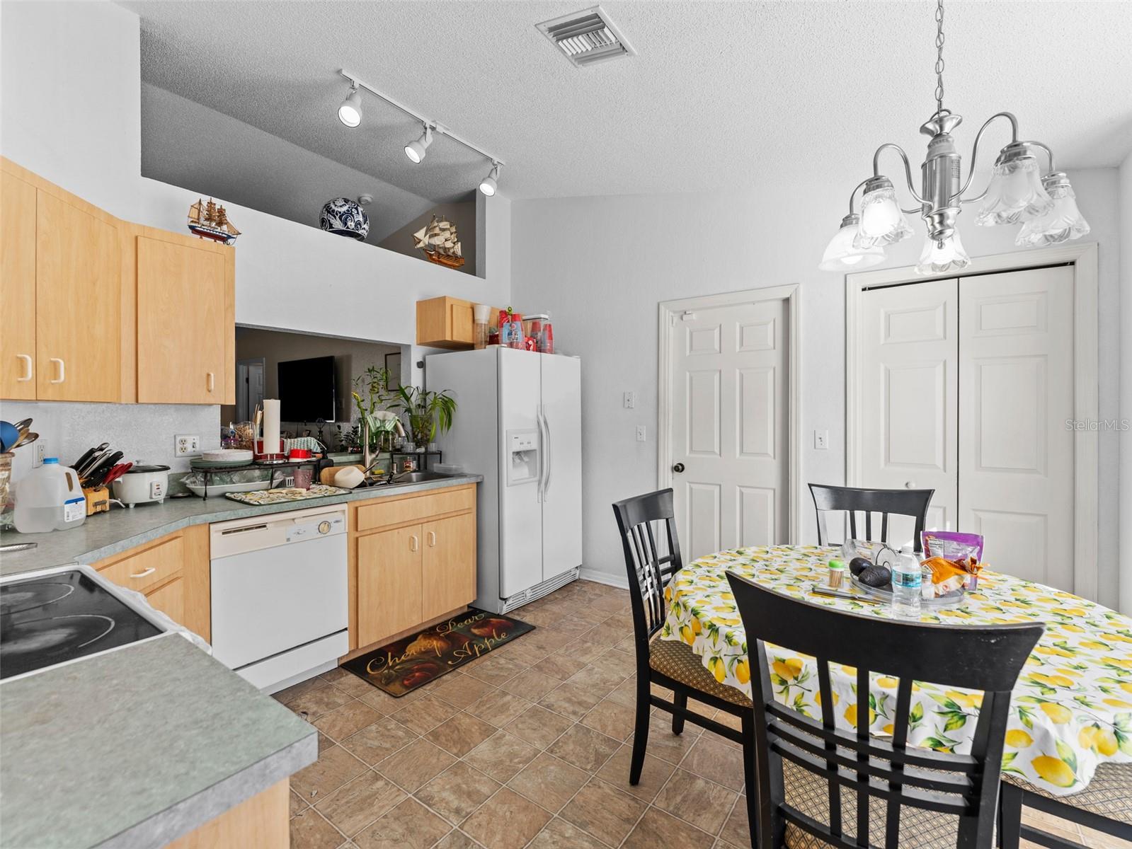 OAK HAMMOCK ESTATES - Residential