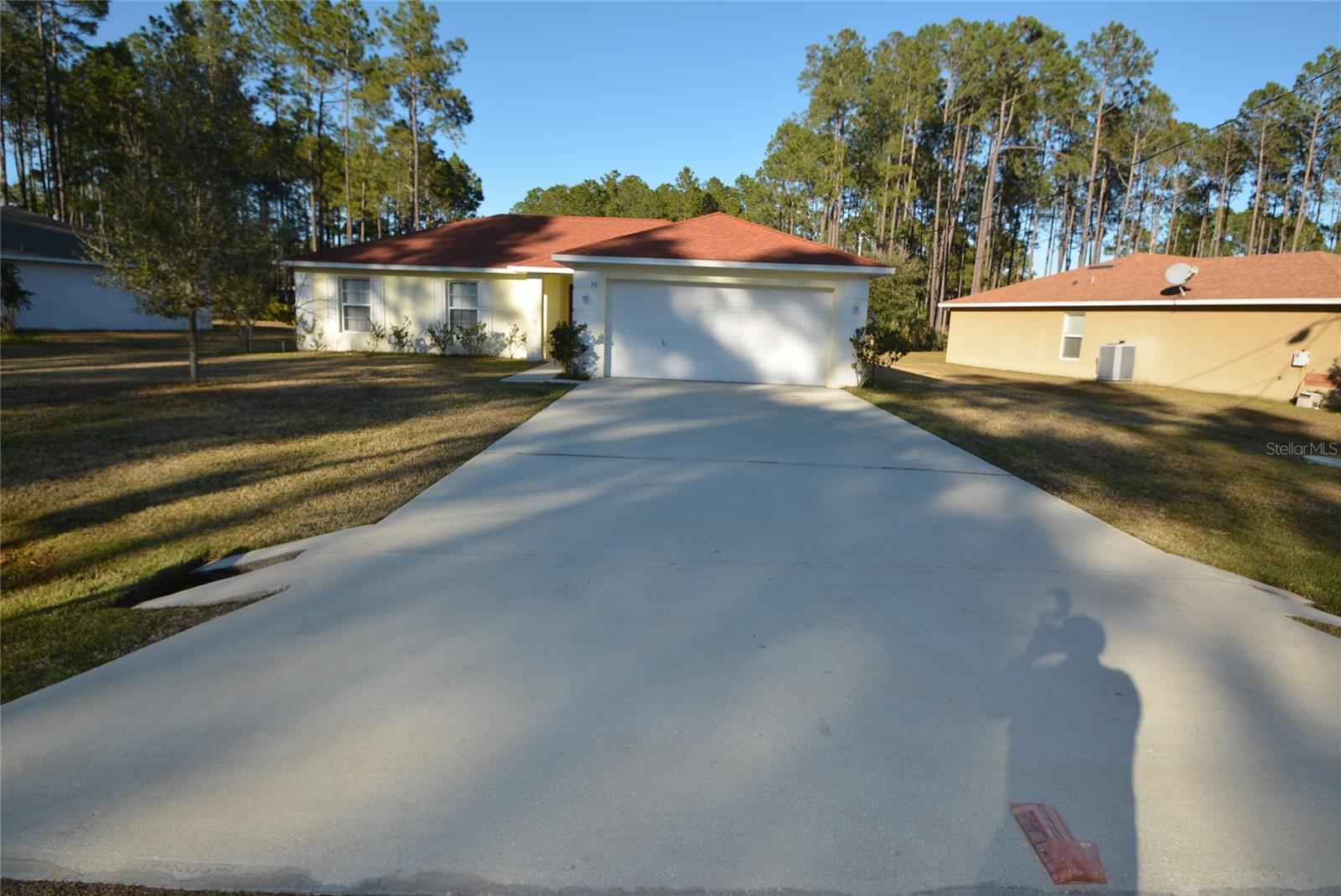 Deposit free living (for qualified renters through Obligo)! Well maintained and spacious, three bedroom, two bathroom home. It is well built and includes central air that's perfect during the hot Florida weather. Lovely tiled flooring done throughout the home with soft carpet in the master suite and two additional bedrooms. Master bedroom comes complete with a walk-in closet sure to house all of your items. Enjoy cooking in the updated kitchen with a pantry and plenty of storage space. The kitchen is fully equipped with all of the appliances one could ask for and a convenient laundry room. Gorgeous counter-tops throughout the kitchen and bathrooms with lots of natural light to fill the home from every angle. Home features include a split floor plan. There are custom french doors leading out to the covered porch in the backyard. Convenient walking distance to schools, dining and shopping and is within the quiet established neighborhood of Lehigh Woods subdivision.
Learn more about the benefits of deposit-free living here:
See the Obligo brochure https://depositfree.myobligo.com/hubfs/Partner%20Resource%20Center%20(Obligo%20x%20Buildium)/Tenant%20Brochure.pdf