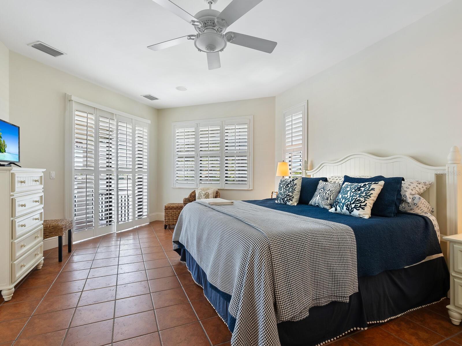 LYONS BAY - Residential