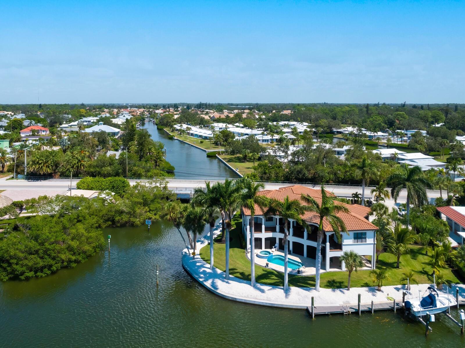 LYONS BAY - Residential