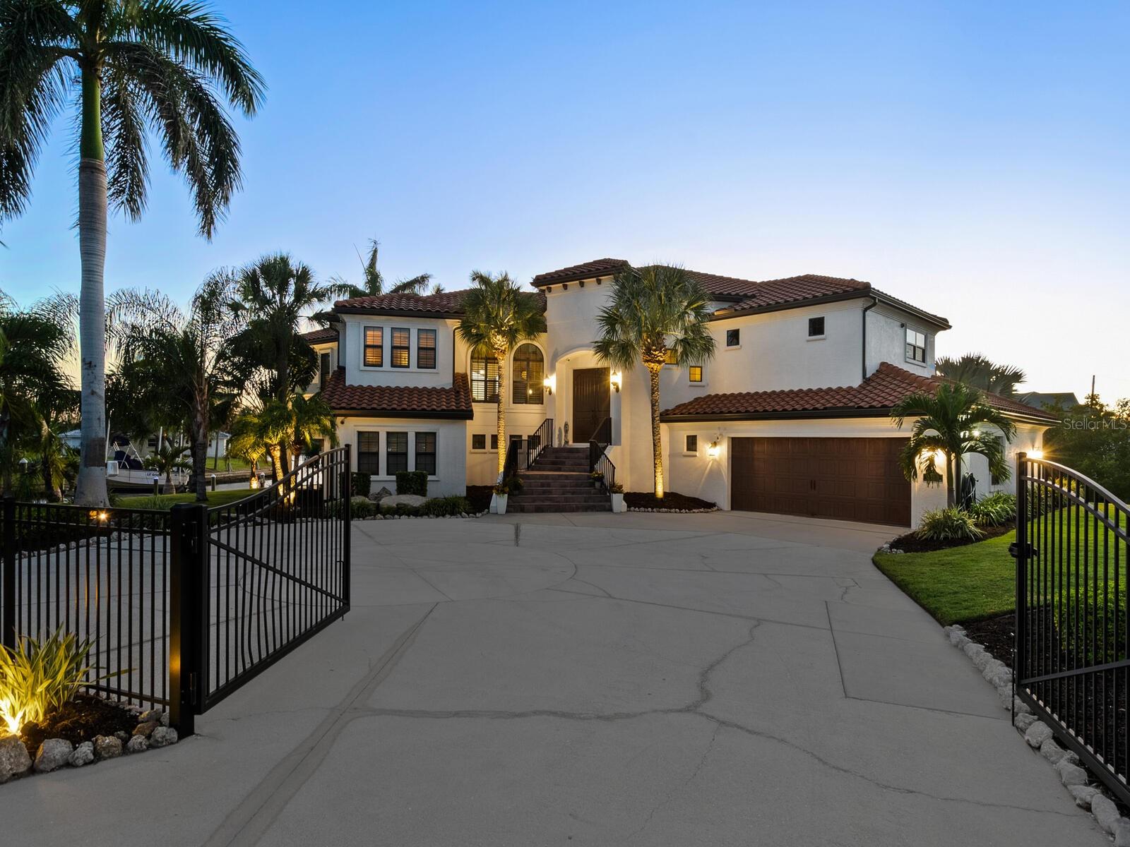 LYONS BAY - Residential