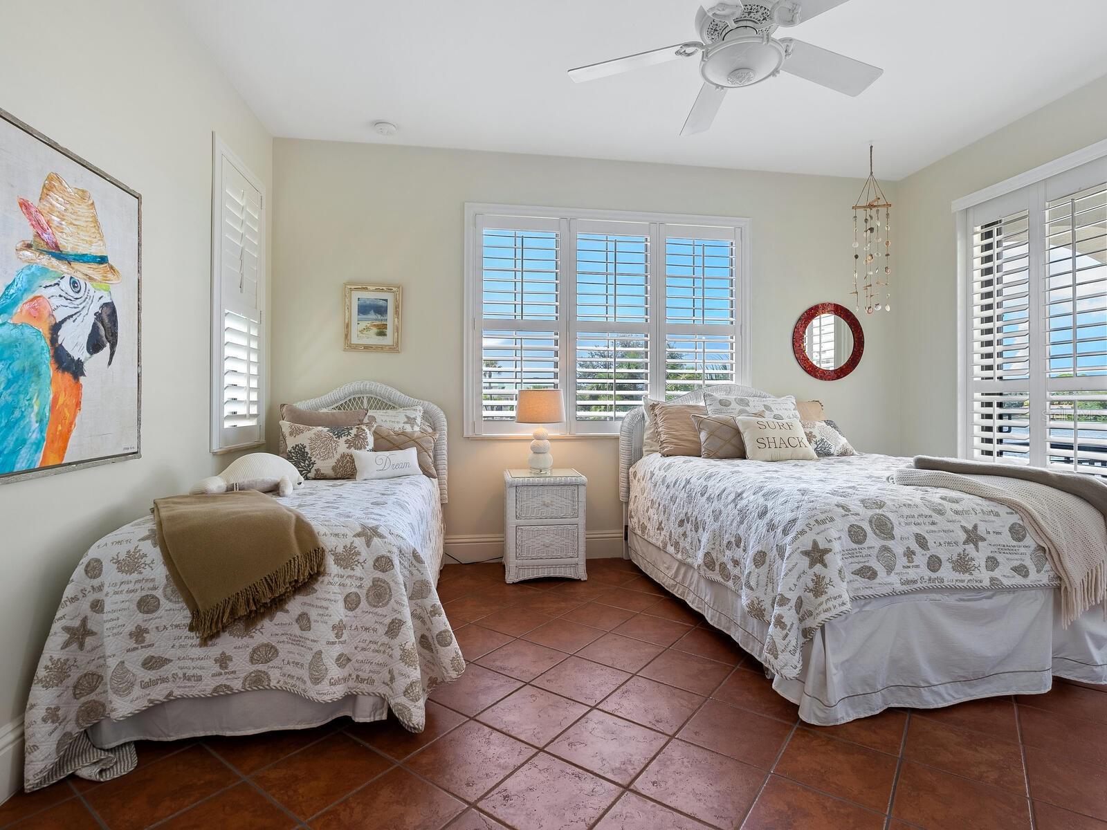 LYONS BAY - Residential