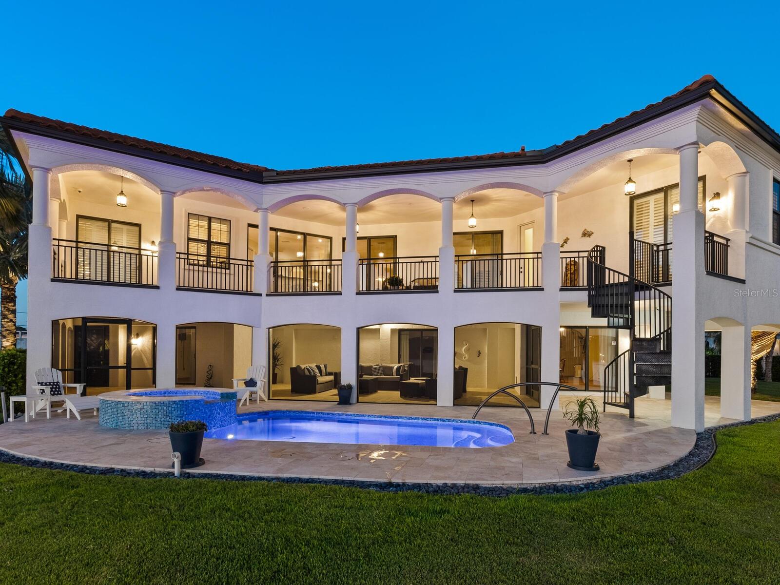 LYONS BAY - Residential