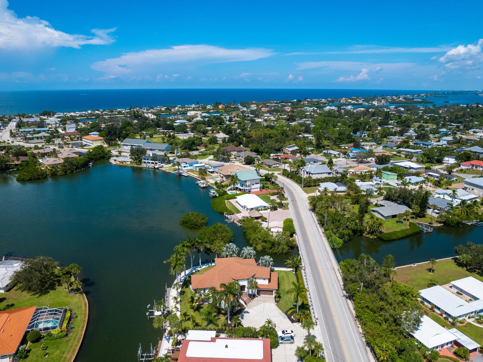 LYONS BAY - Residential