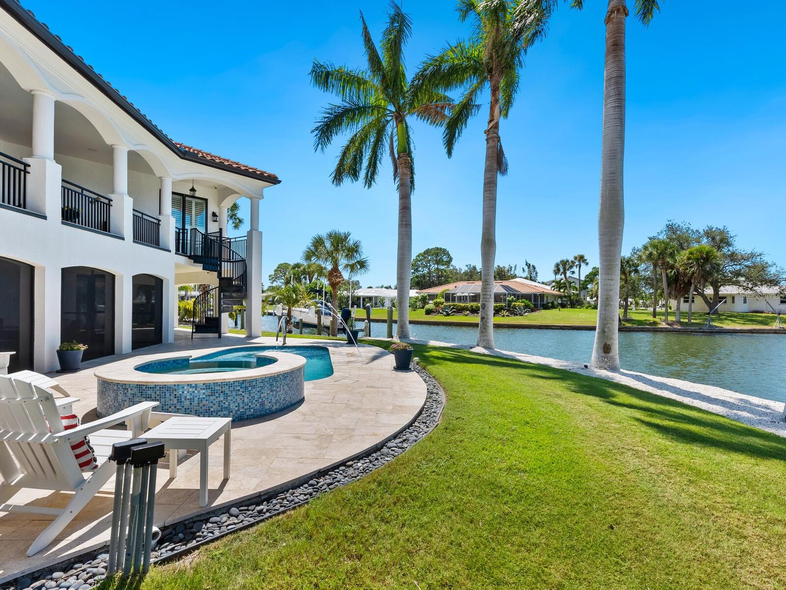 LYONS BAY - Residential