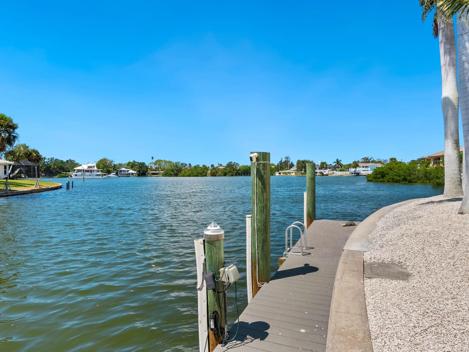 LYONS BAY - Residential