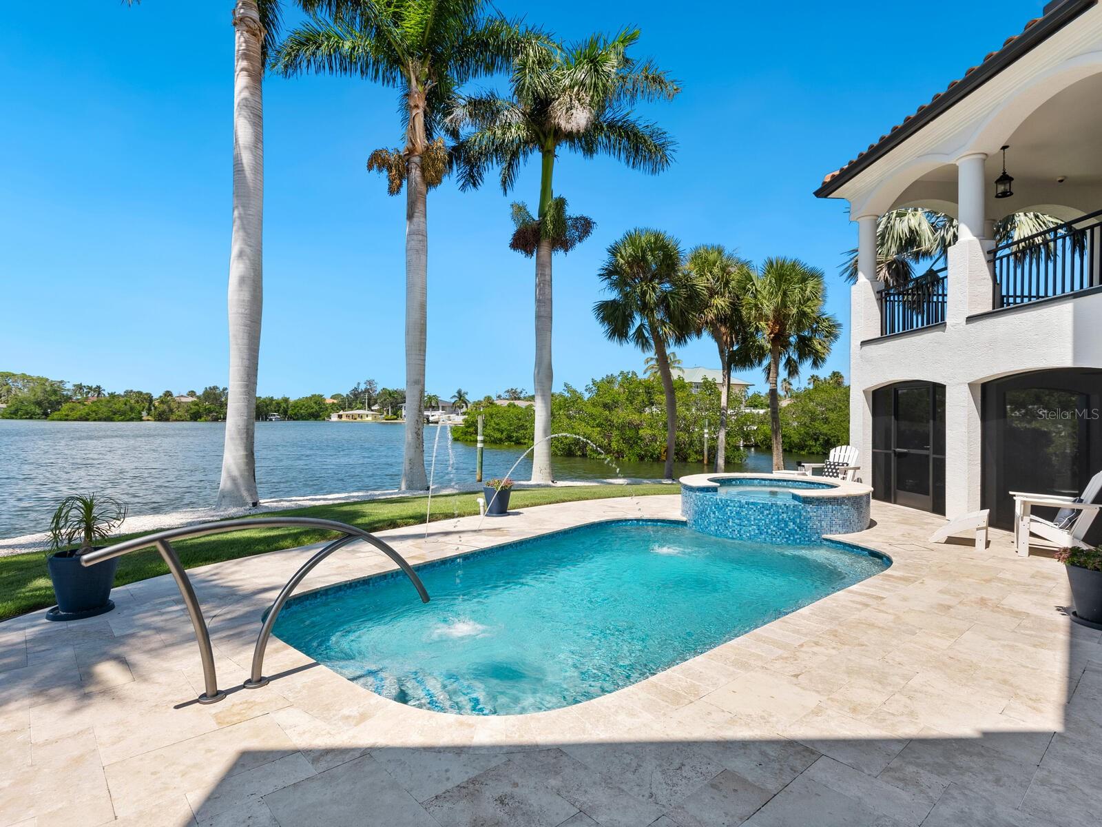 LYONS BAY - Residential