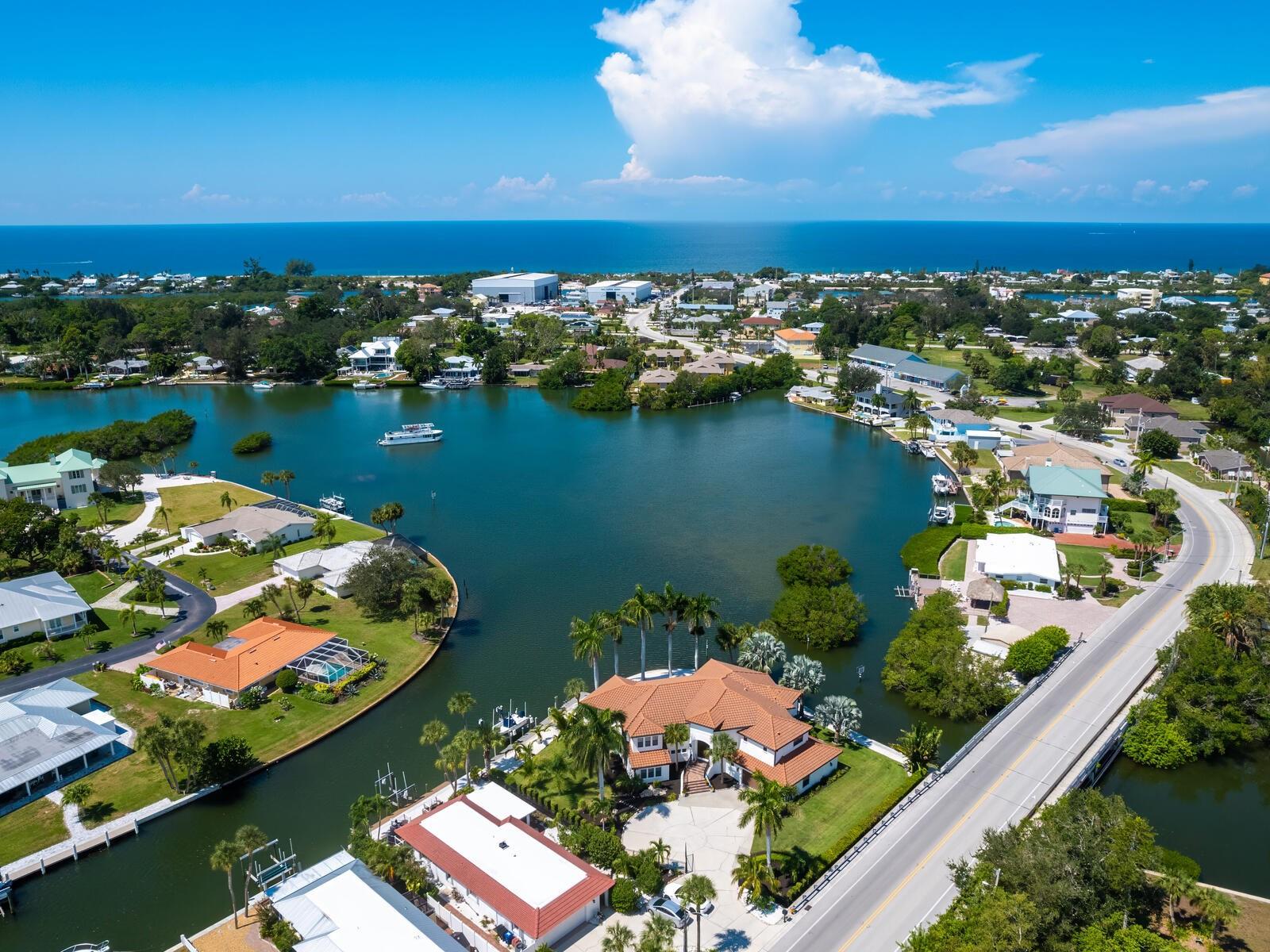 LYONS BAY - Residential