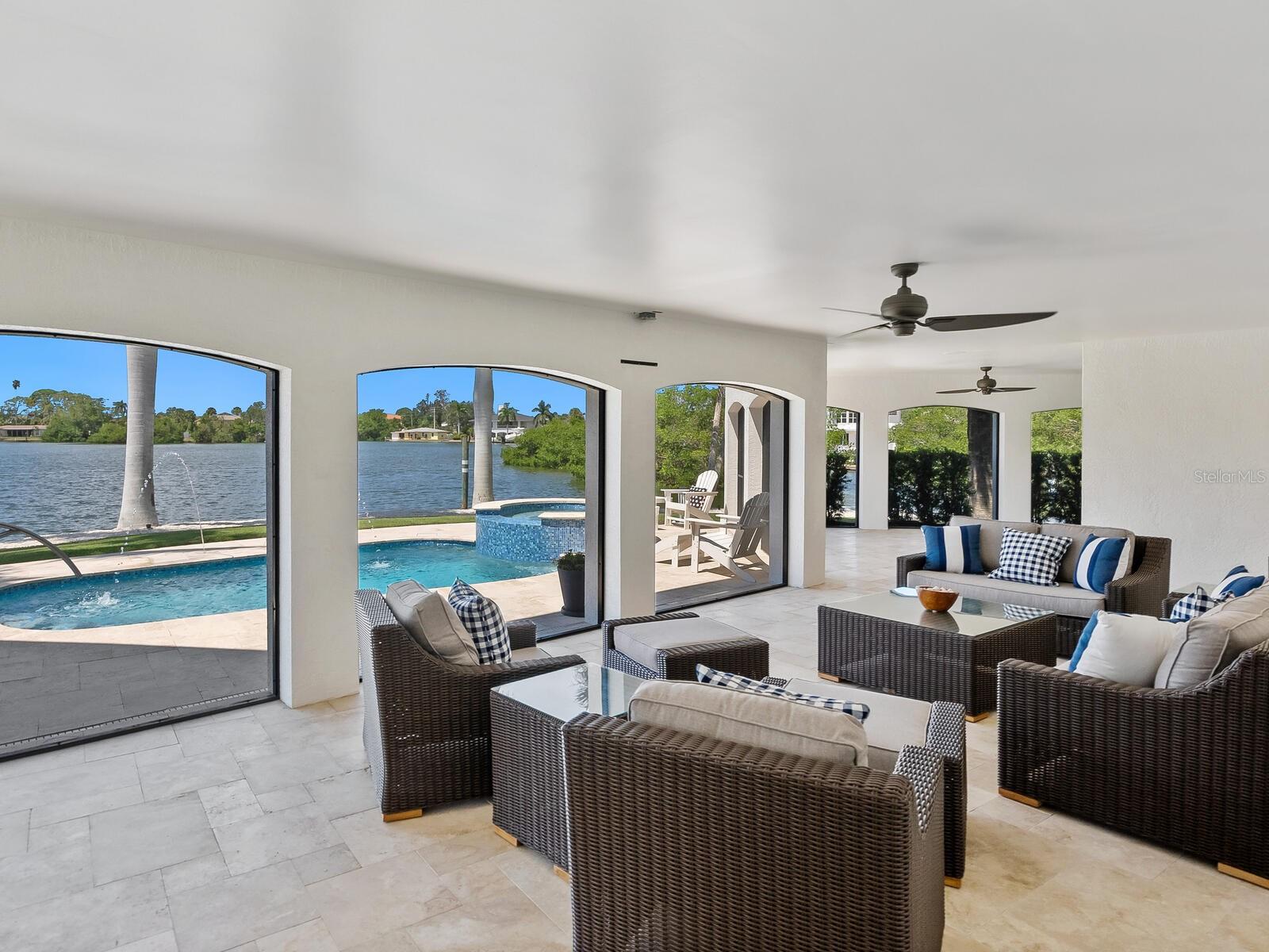 LYONS BAY - Residential