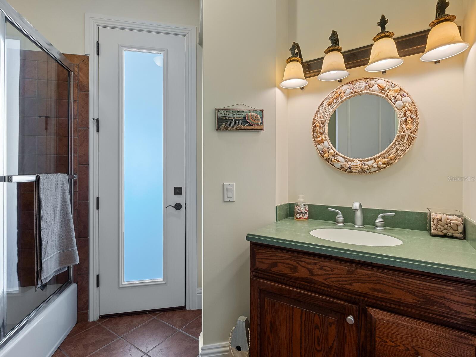 LYONS BAY - Residential