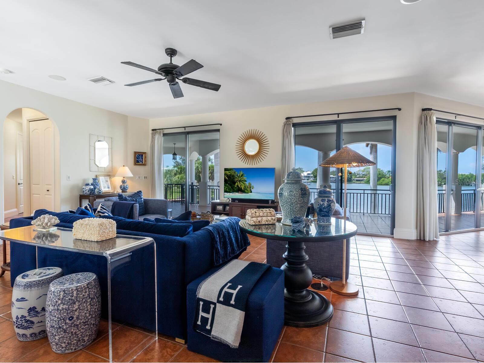 LYONS BAY - Residential